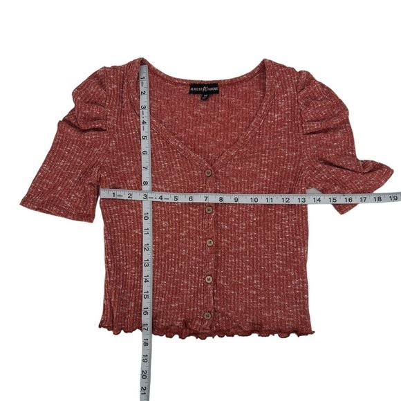 NWT Almost Famous Orange Short Sleeve V Neck Crop Blouse Size M Women’s - Picture 4 of 5